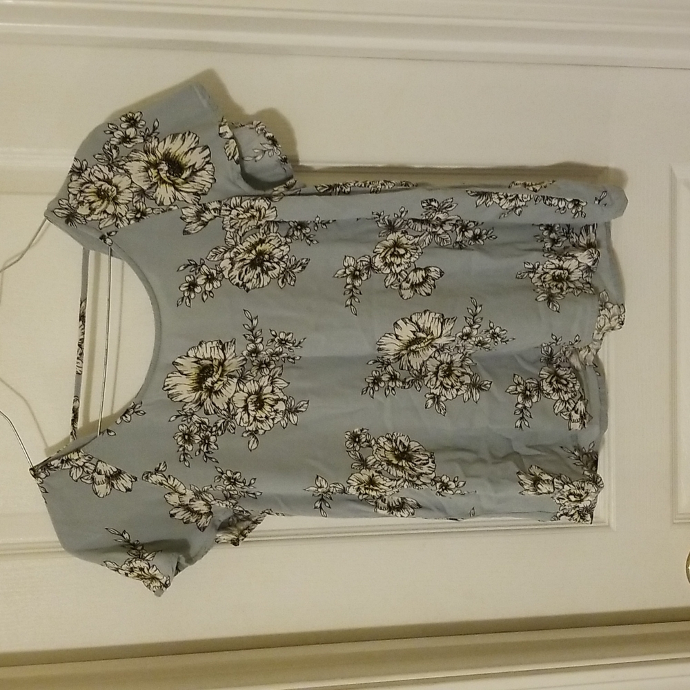 Maurice's small floral top